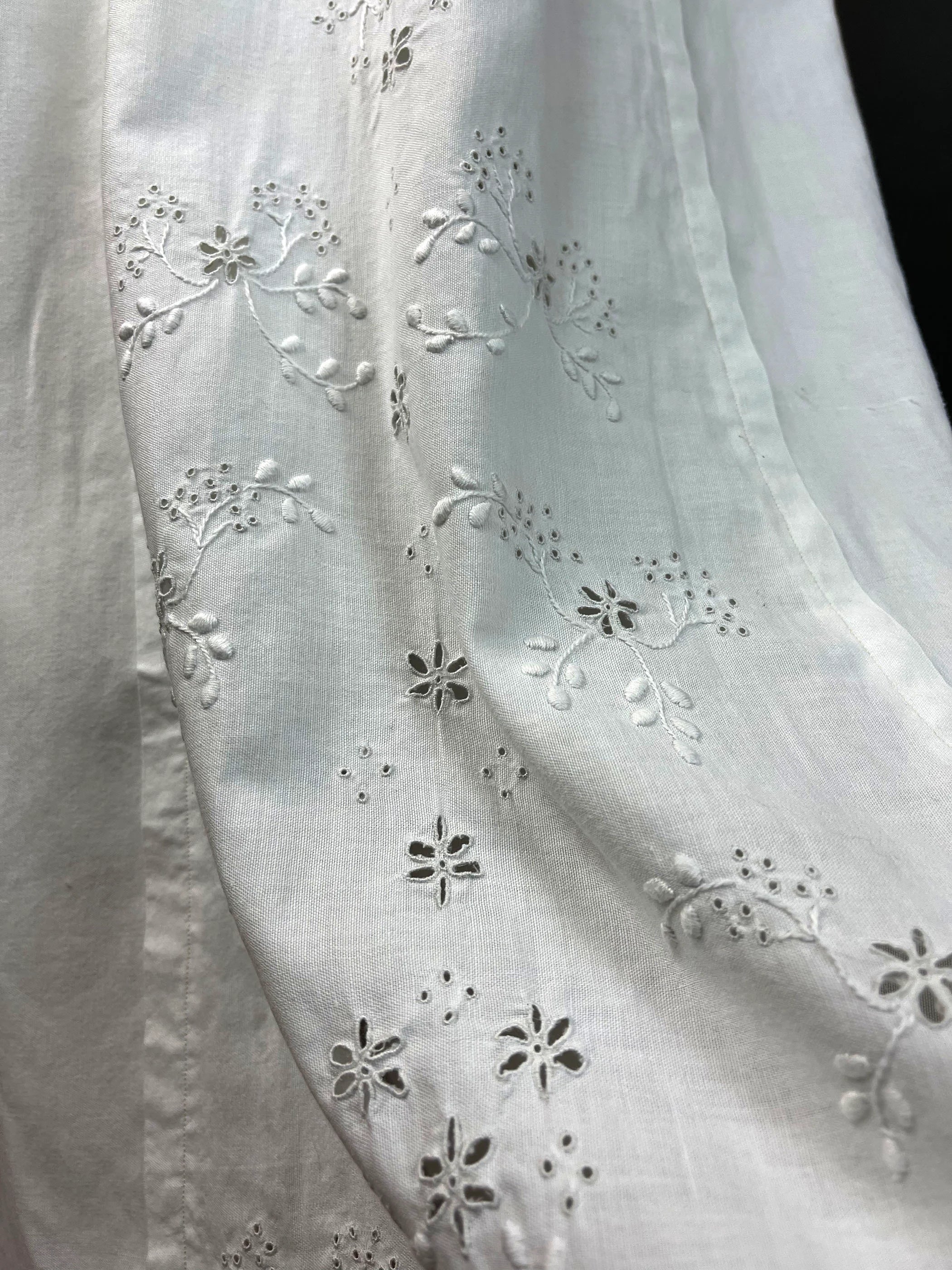 Antique Post-Edwardian Two-Piece Ensemble, Circa 1918 Hand-Embroidered Linen Shirtwaist and Skirt Couture Quality, Exceptional Condition