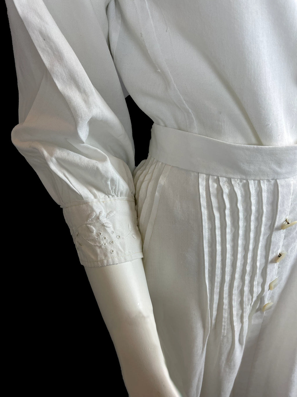 Antique Post-Edwardian Two-Piece Ensemble, Circa 1918 Hand-Embroidered Linen Shirtwaist and Skirt Couture Quality, Exceptional Condition